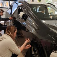 carwrapping-autofolierung-schwarz-glänzend