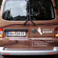 carwrapping-holzoptik-bedruckte-folie-vw-bus