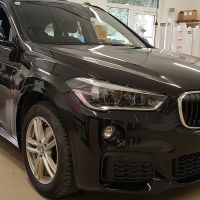 carwrapping-schwarz-glänzend
