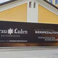 kederbanner-fassade-brauladen