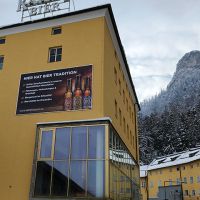 kederbanner-fassade-kaltenhausen