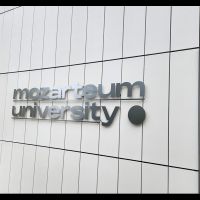 3D_Buchstaben_Universitaet_Mauer_Beschriftung