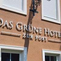3d-buchstaben-hotel-fassade