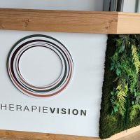3d-buchstaben-werbung-empfang