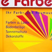 beschriftung-fassade-aussenbereich-die-farbe