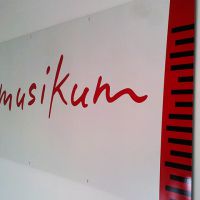 schil-firmenschild-musikum-abtenau