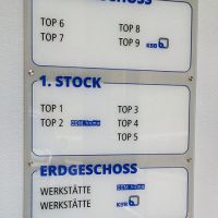 schild-acryl-stockwerksbeschriftung-etagen-leitsystem