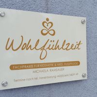 schild-bedruckt-abstandhalter-firmenschild