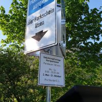 hinweistafel-parkplatz-freistehend-bluntau